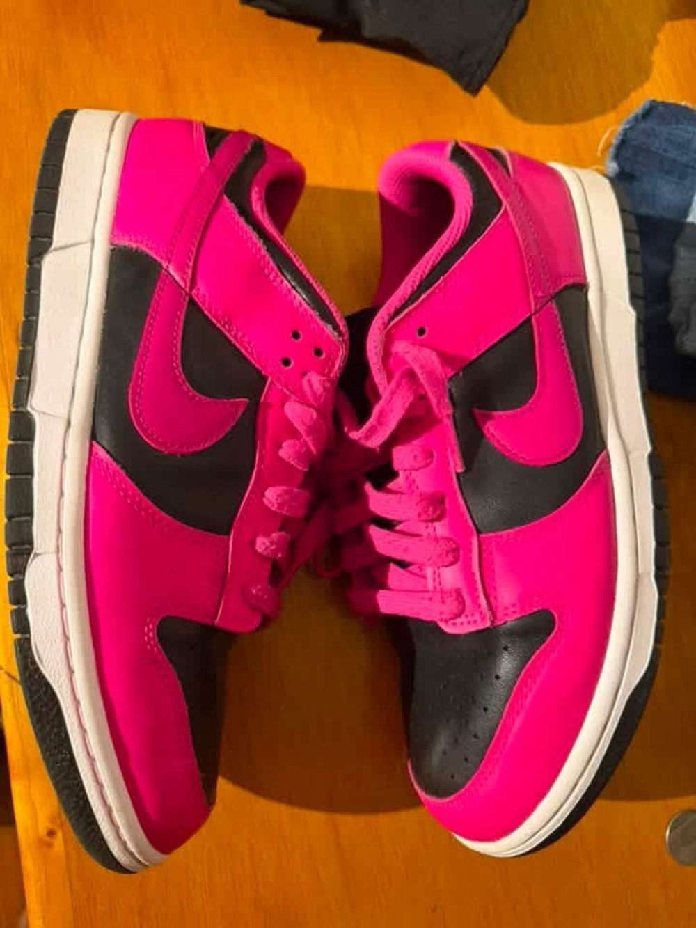 Nike Women's Hot Pink and Black Low-Top Sneakers